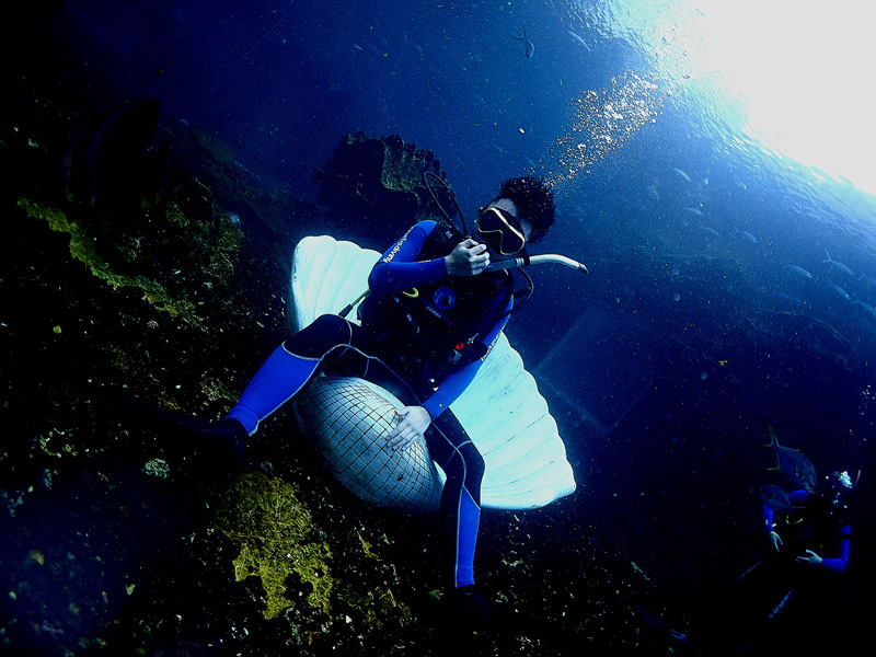 如何控制中性浮力？