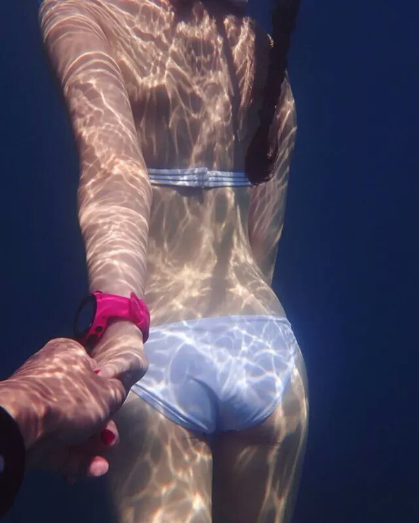 潛水拍照新姿勢，放下你的剪刀手，我們來這樣拍