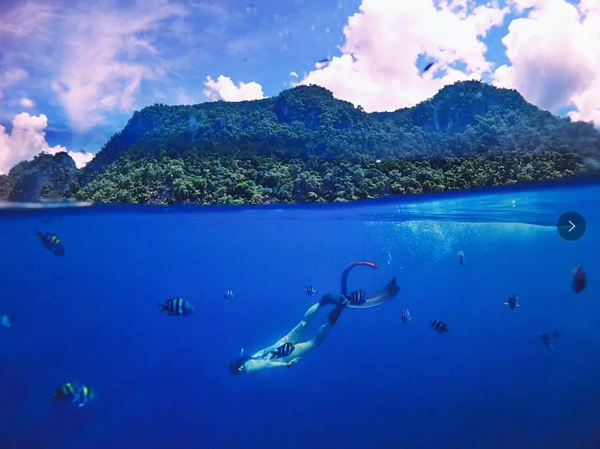 潛水拍照新姿勢，放下你的剪刀手，我們來這樣拍